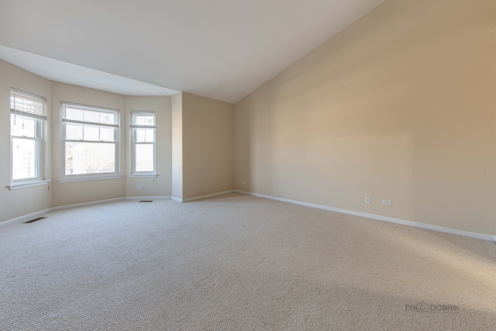 348 PINE LAKE Circle, Vernon Hills, IL 60061