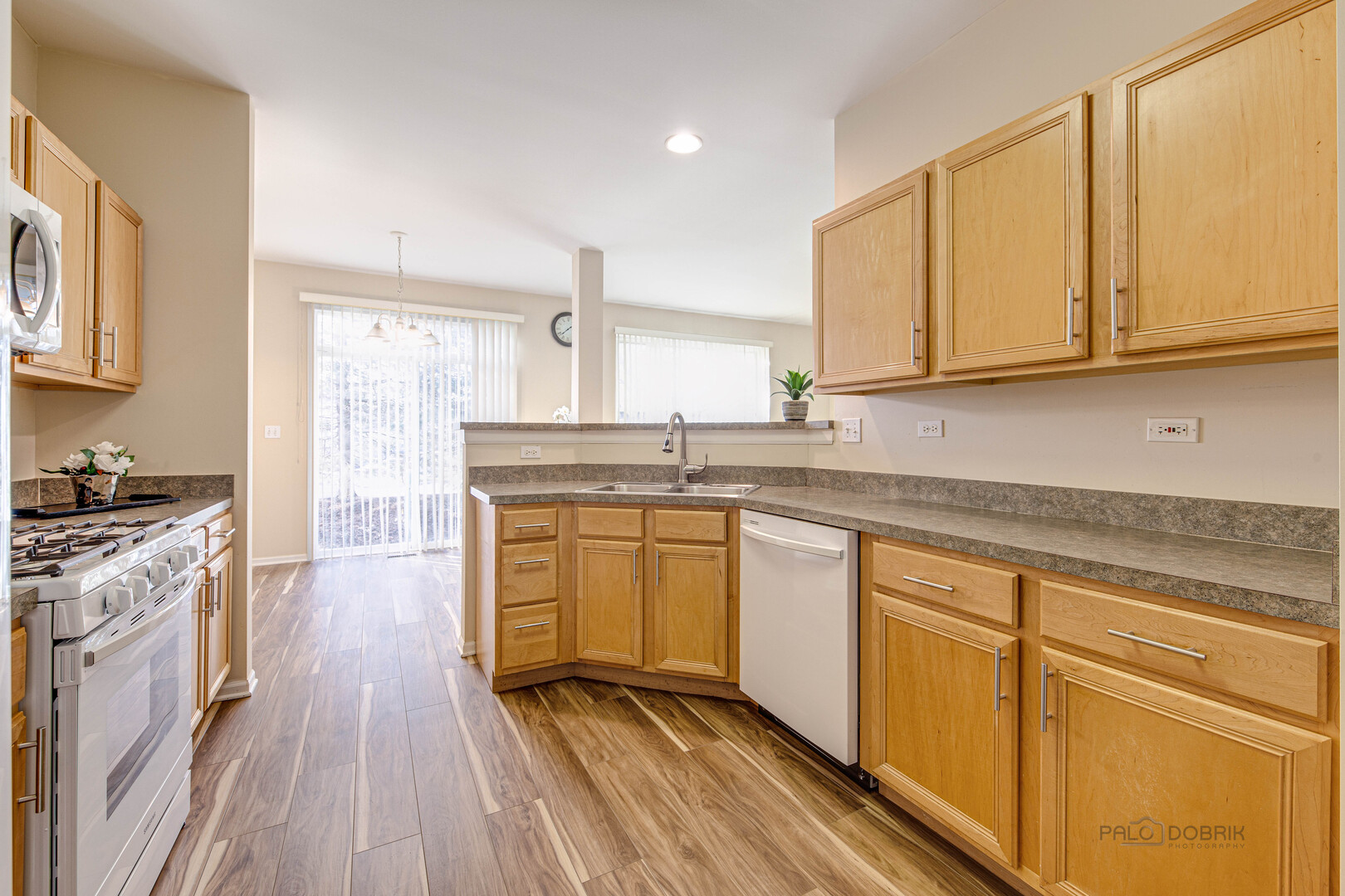 348 PINE LAKE Circle, Vernon Hills, IL 60061