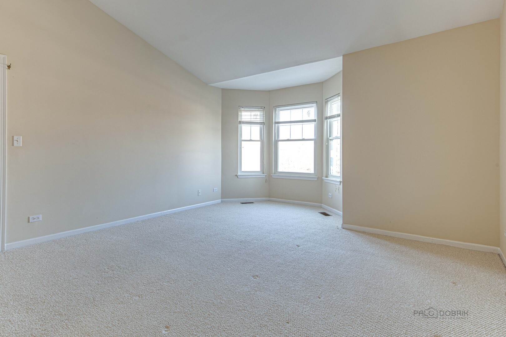 348 PINE LAKE Circle, Vernon Hills, IL 60061