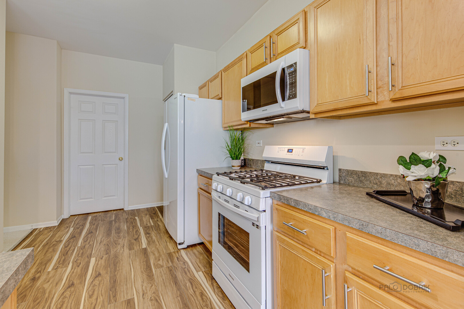 348 PINE LAKE Circle, Vernon Hills, IL 60061