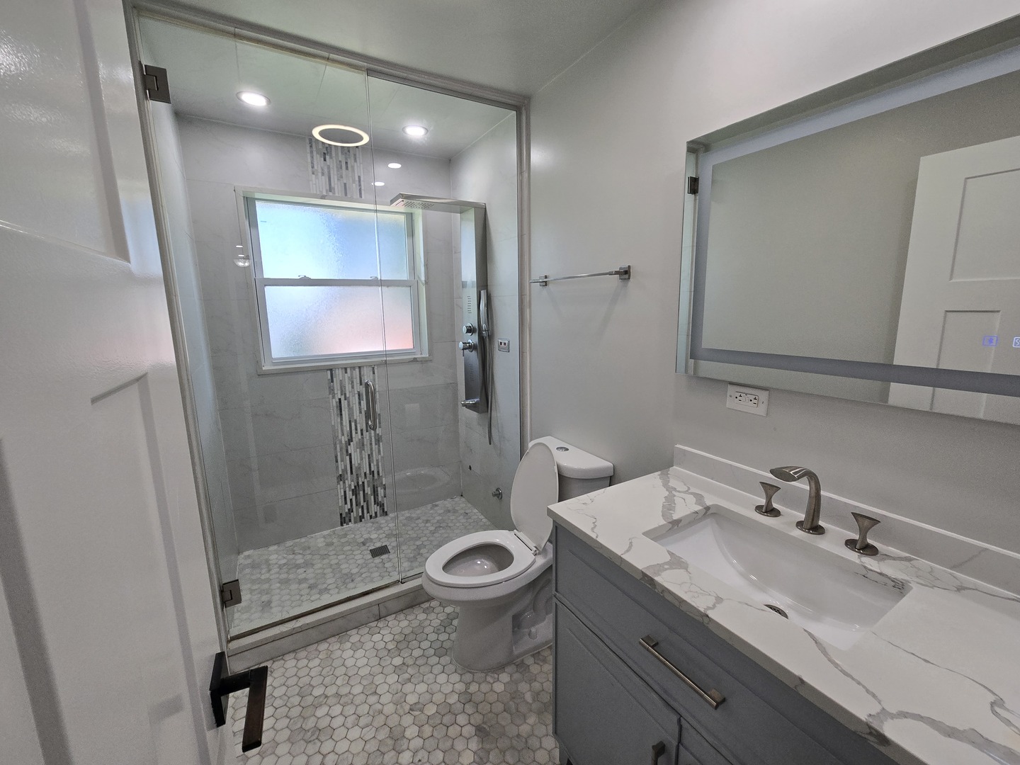 14045 Bensley Avenue, Burnham, IL 60633