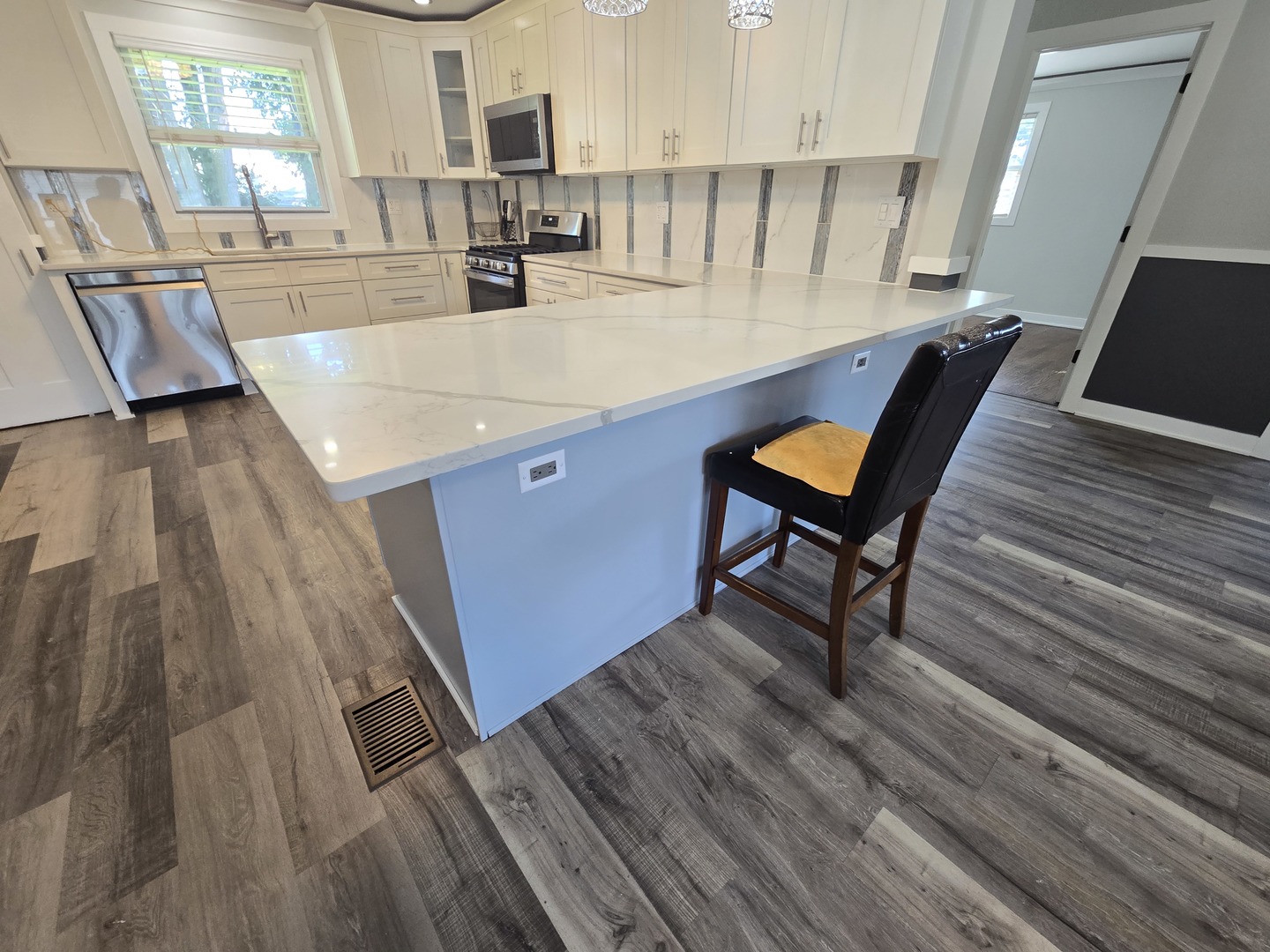 14045 Bensley Avenue, Burnham, IL 60633
