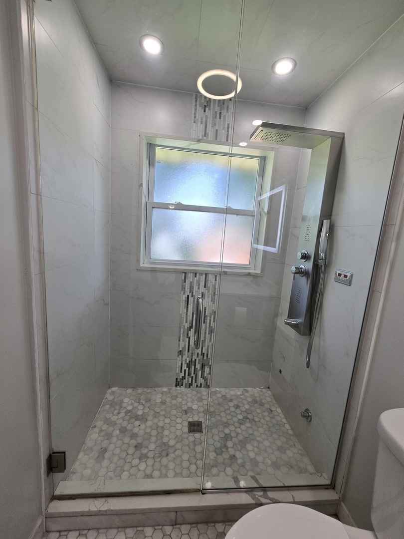 14045 Bensley Avenue, Burnham, IL 60633