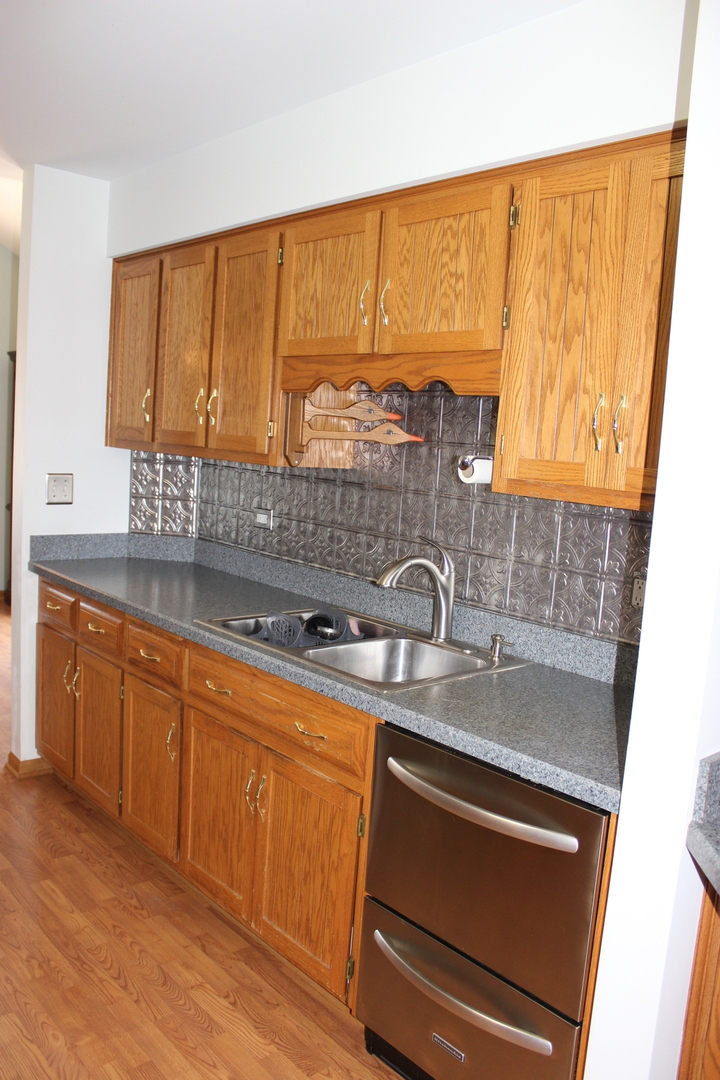 13537 Latrobe Avenue #7, Crestwood, IL 60418