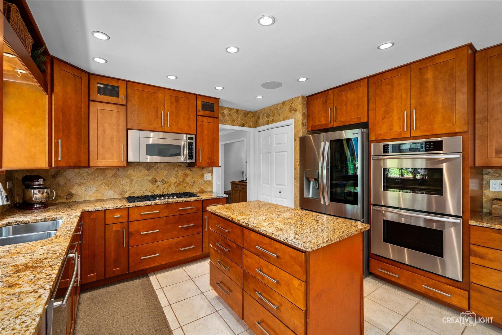 6382 Twin Oaks Lane, Lisle, IL 60532
