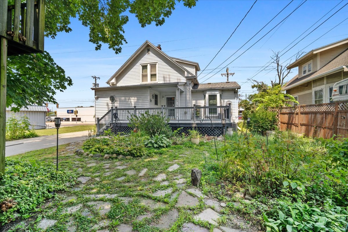 1205 E Oakland Avenue, Bloomington, IL 61701