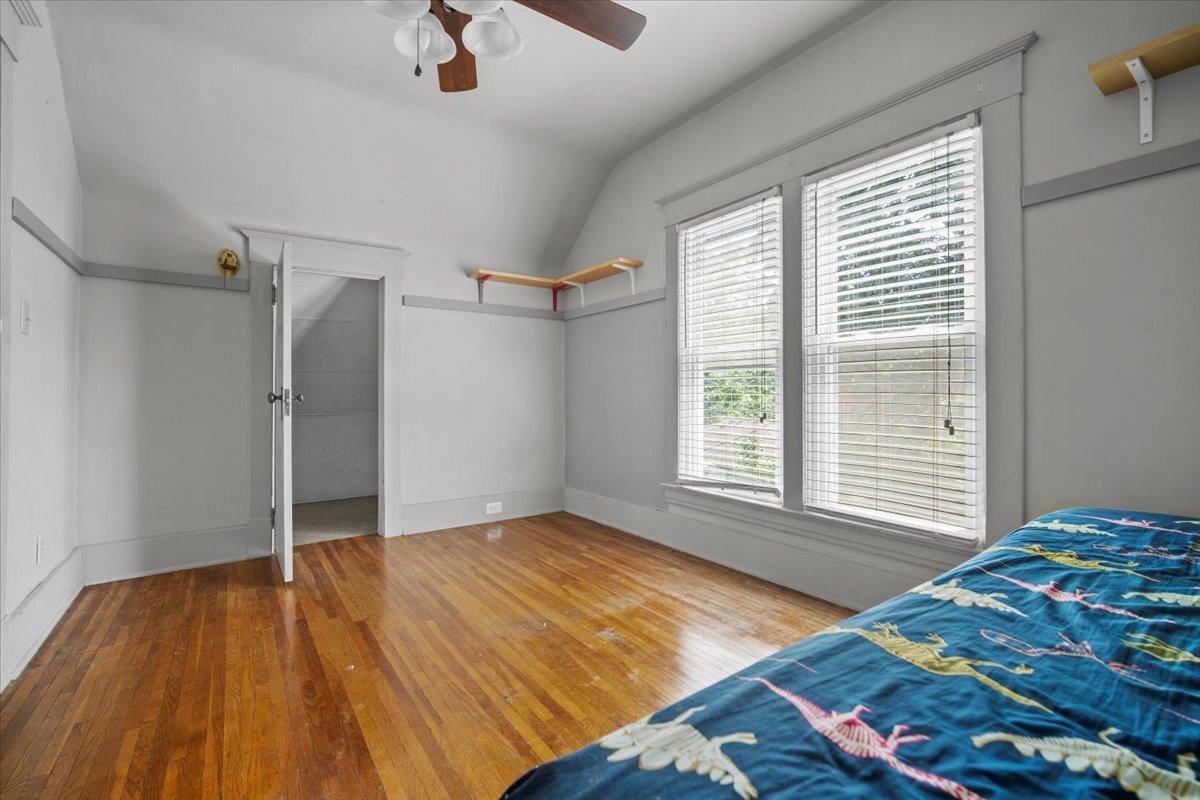 1205 E Oakland Avenue, Bloomington, IL 61701