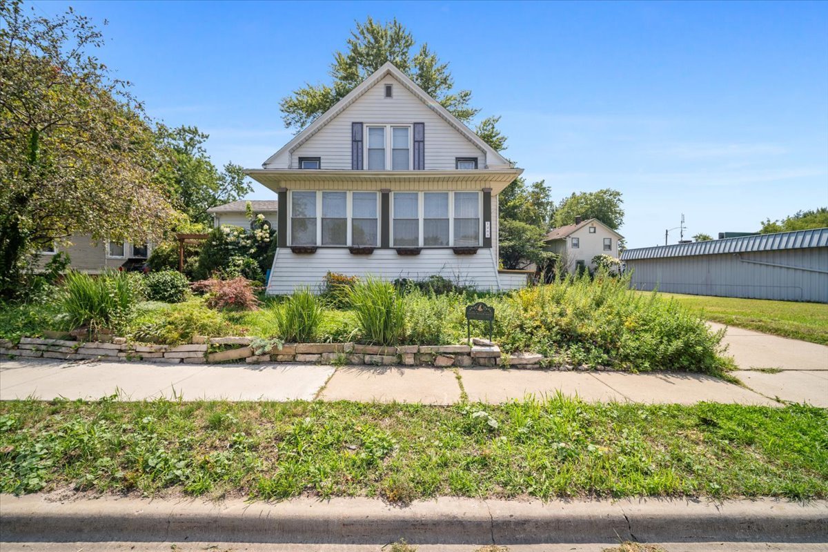 1205 E Oakland Avenue, Bloomington, IL 61701