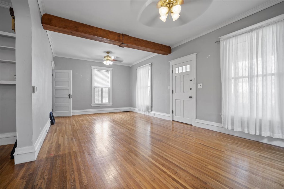 1205 E Oakland Avenue, Bloomington, IL 61701