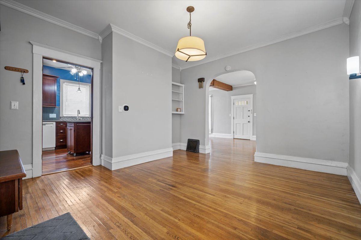 1205 E Oakland Avenue, Bloomington, IL 61701