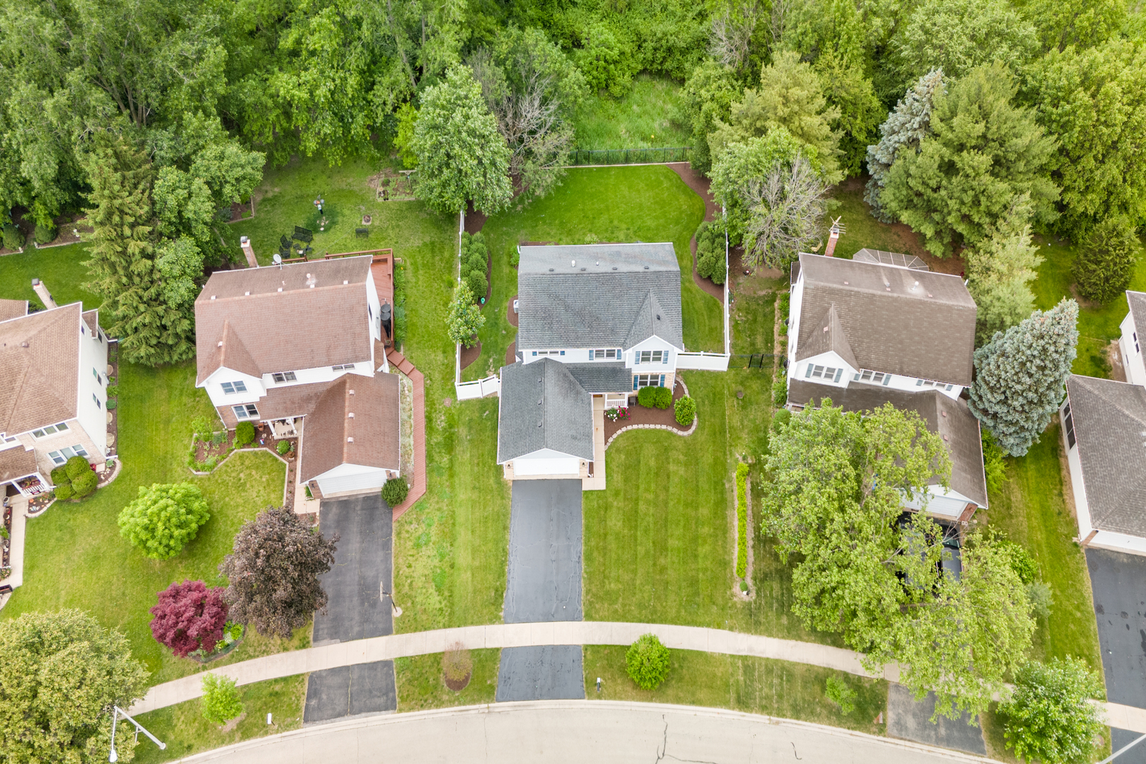 1680 Hidden Valley Drive, Bolingbrook, IL 60490
