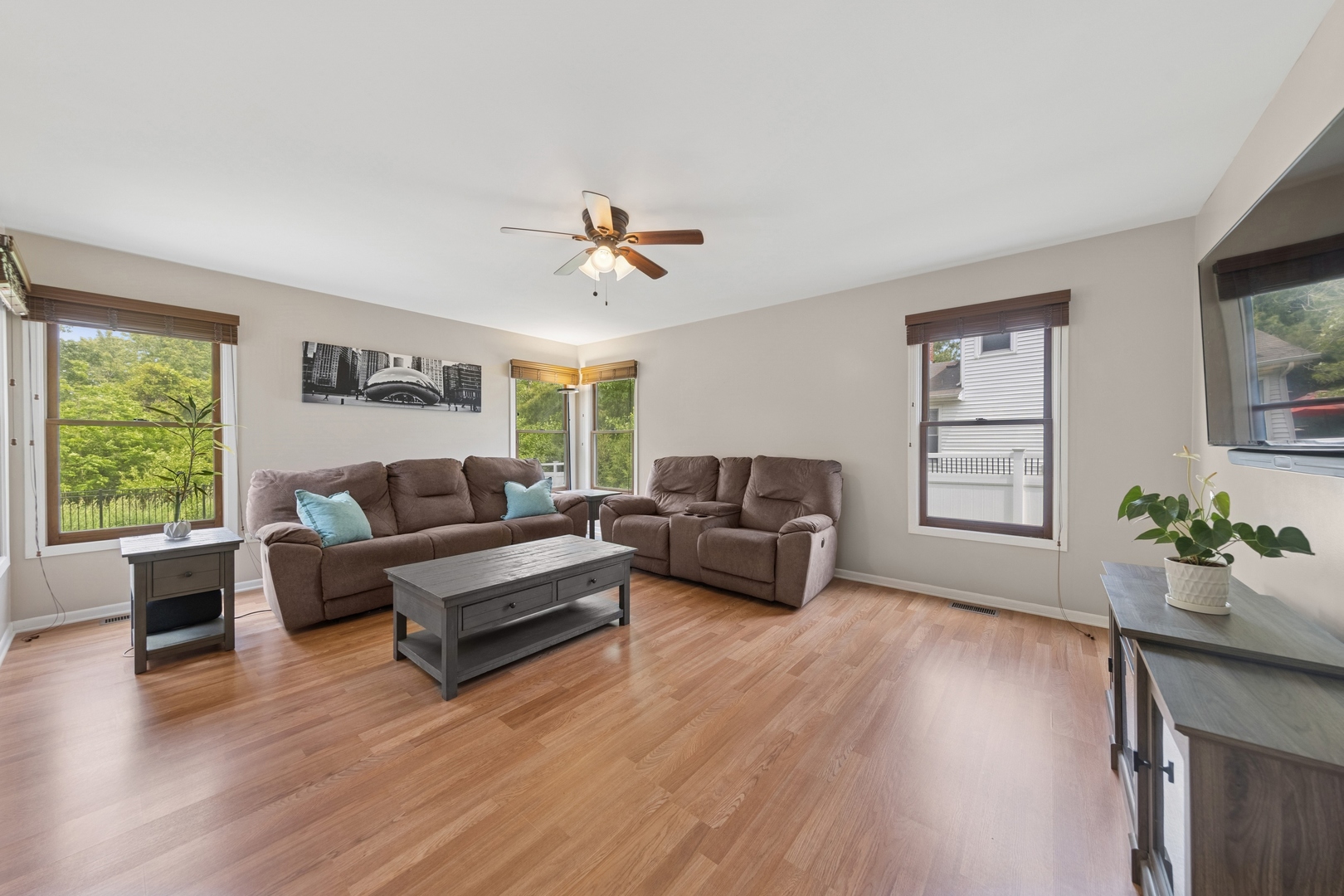 1680 Hidden Valley Drive, Bolingbrook, IL 60490