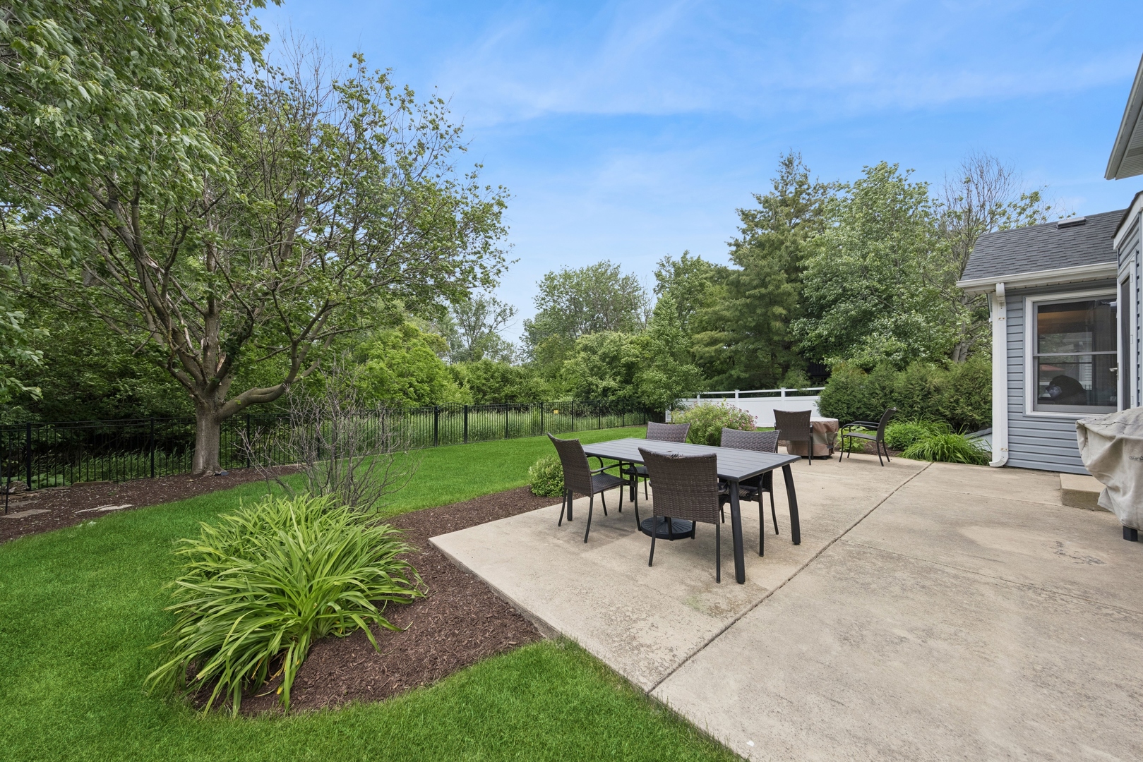 1680 Hidden Valley Drive, Bolingbrook, IL 60490