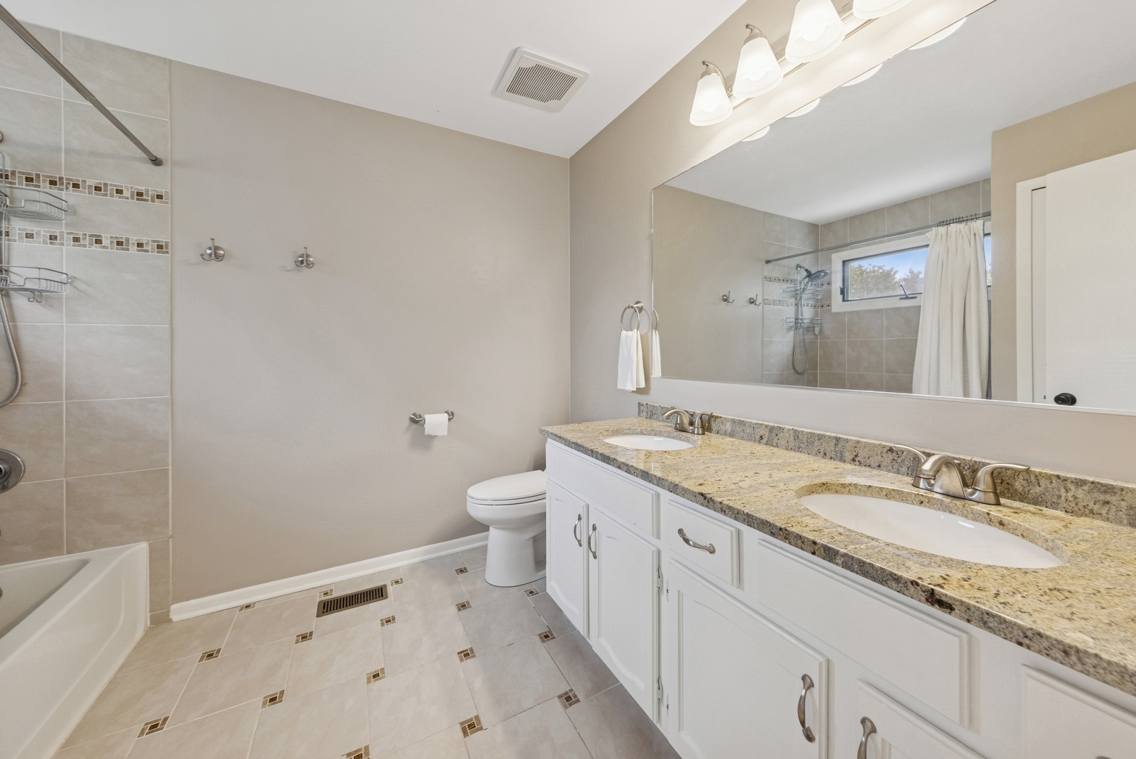 1680 Hidden Valley Drive, Bolingbrook, IL 60490