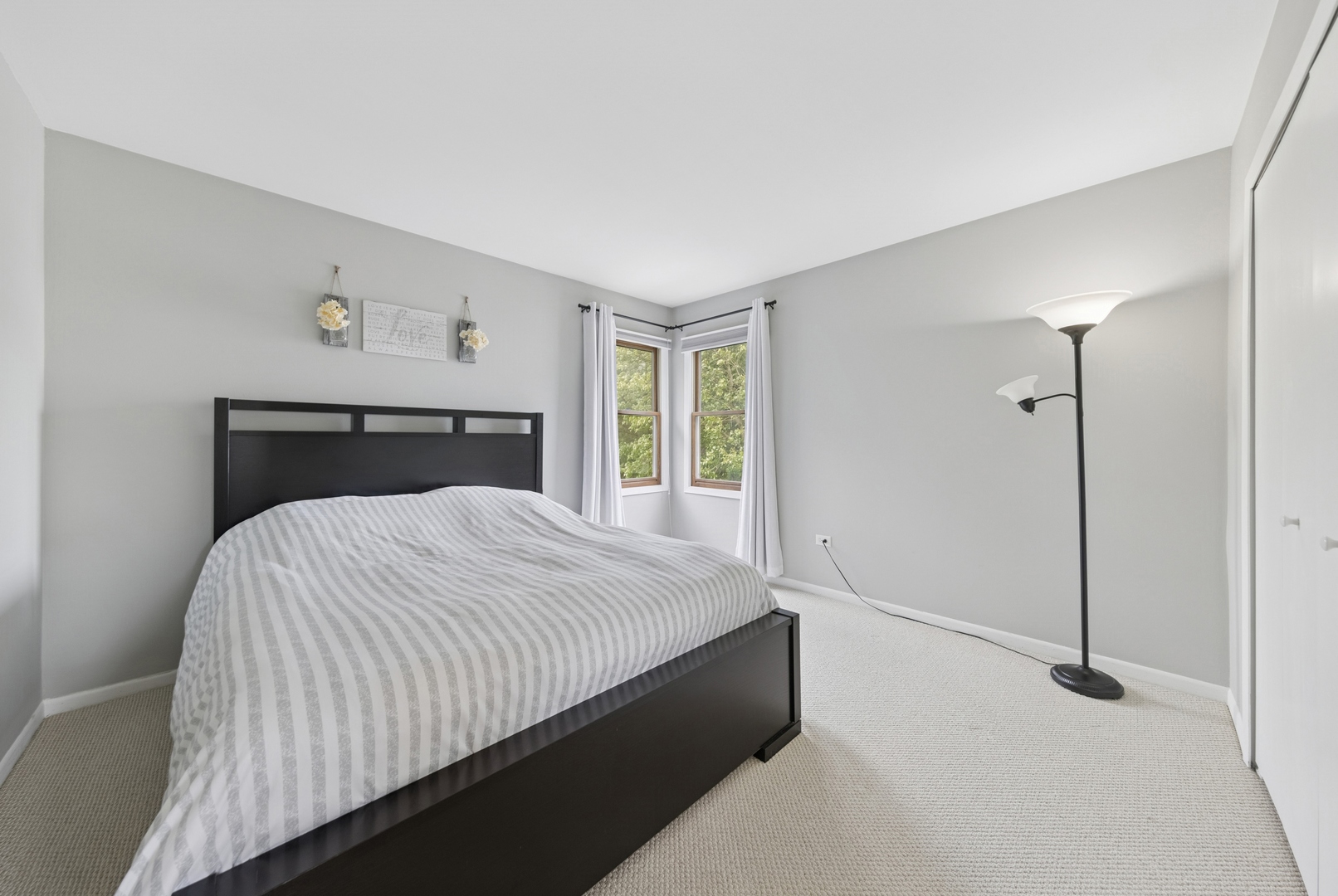 1680 Hidden Valley Drive, Bolingbrook, IL 60490