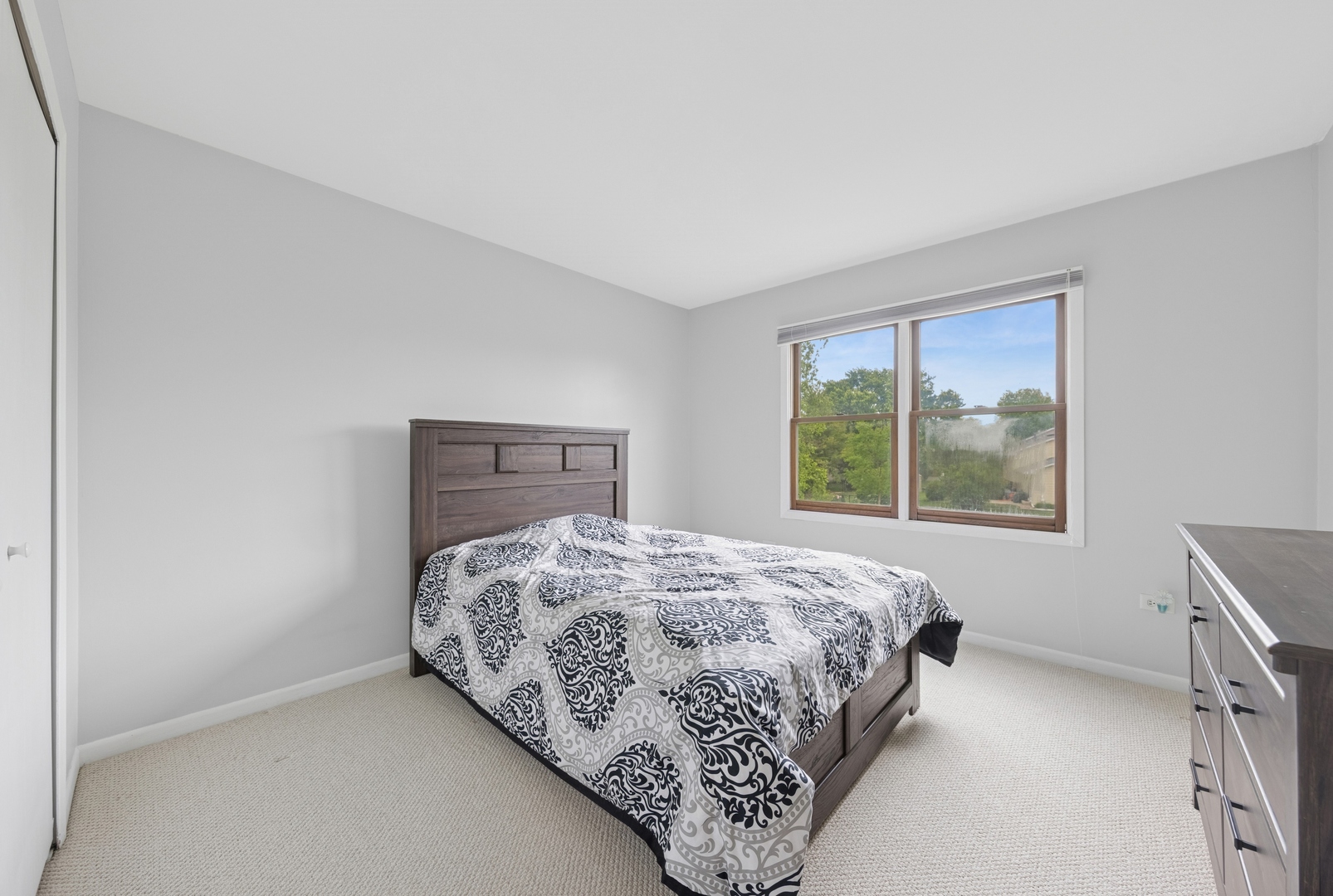 1680 Hidden Valley Drive, Bolingbrook, IL 60490