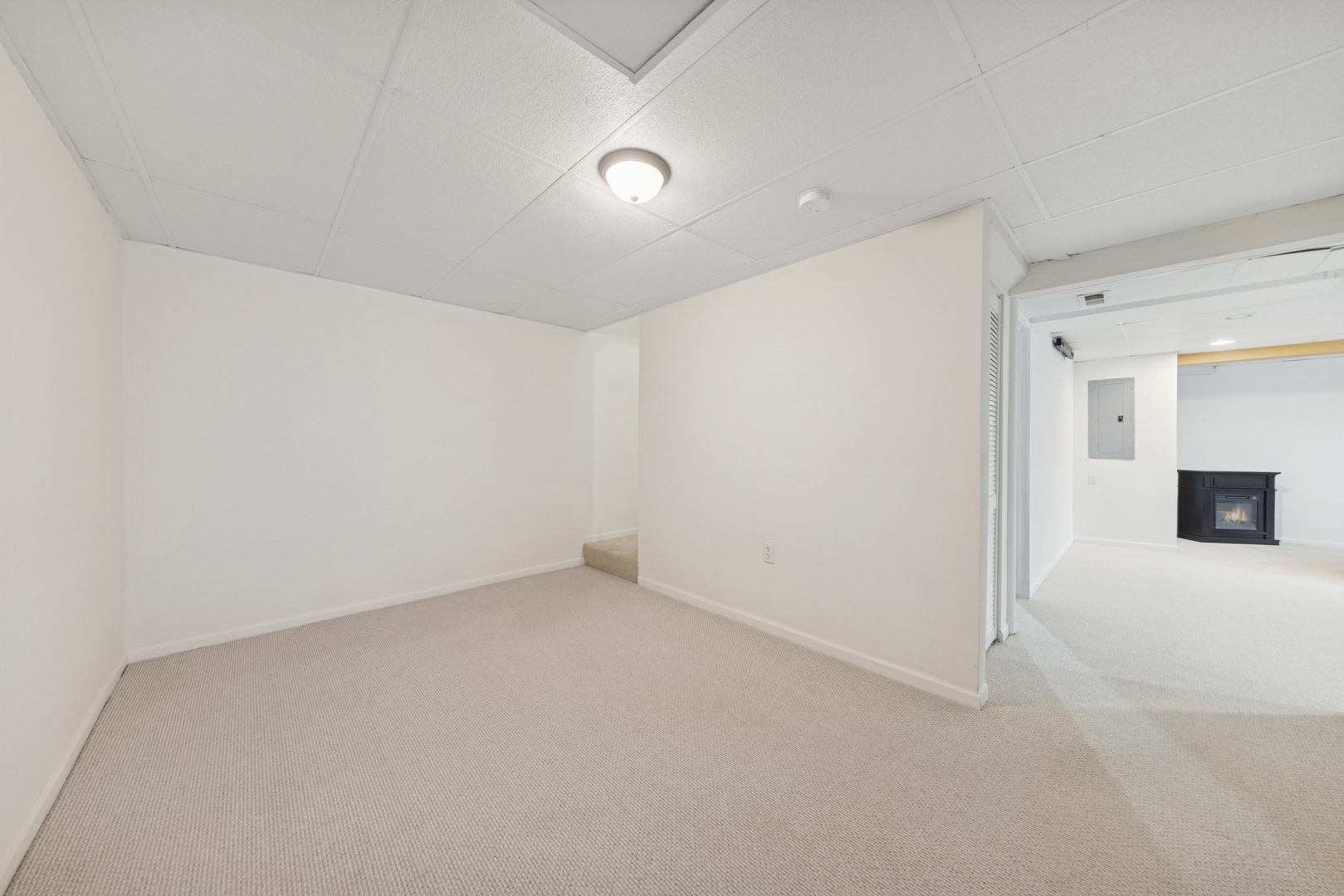 1680 Hidden Valley Drive, Bolingbrook, IL 60490