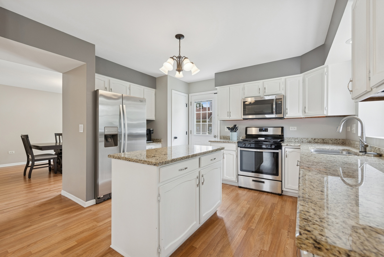 1680 Hidden Valley Drive, Bolingbrook, IL 60490