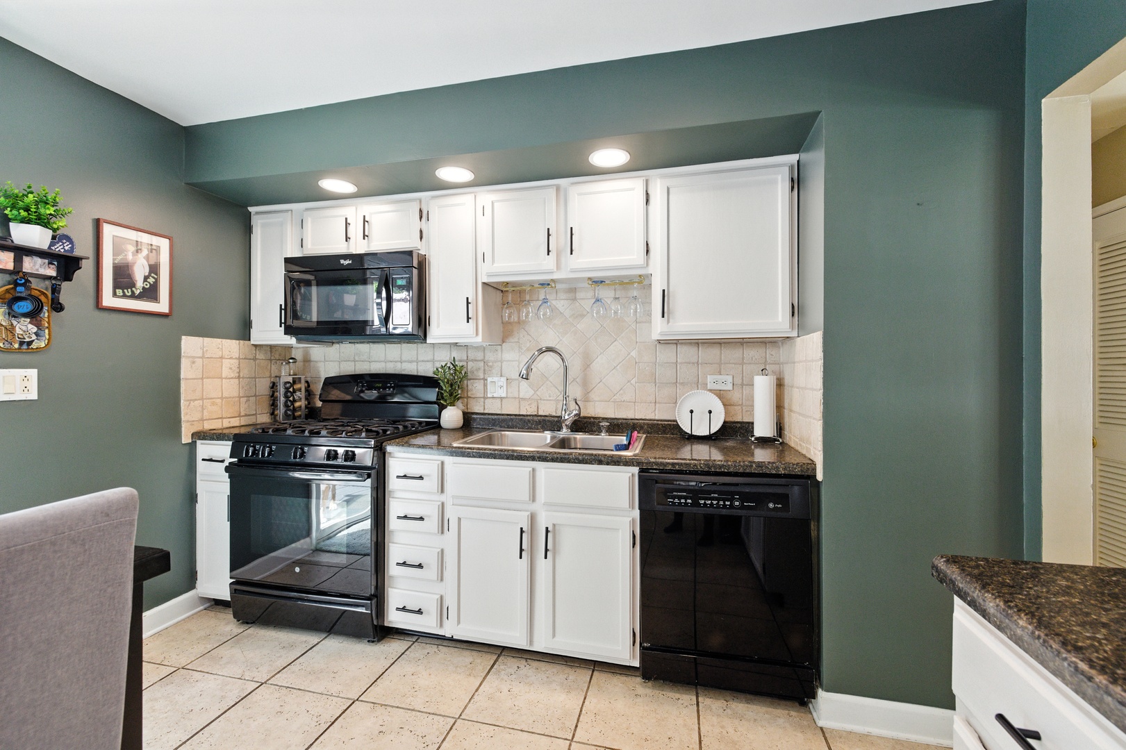 229 Charlestown Drive, Bolingbrook, IL 60440