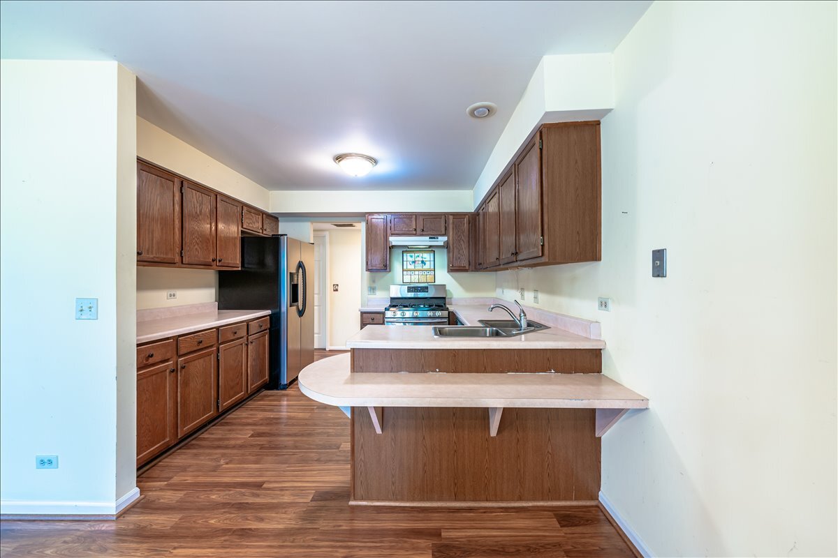 1510 N KENDAL Court, Arlington Heights, IL 60004