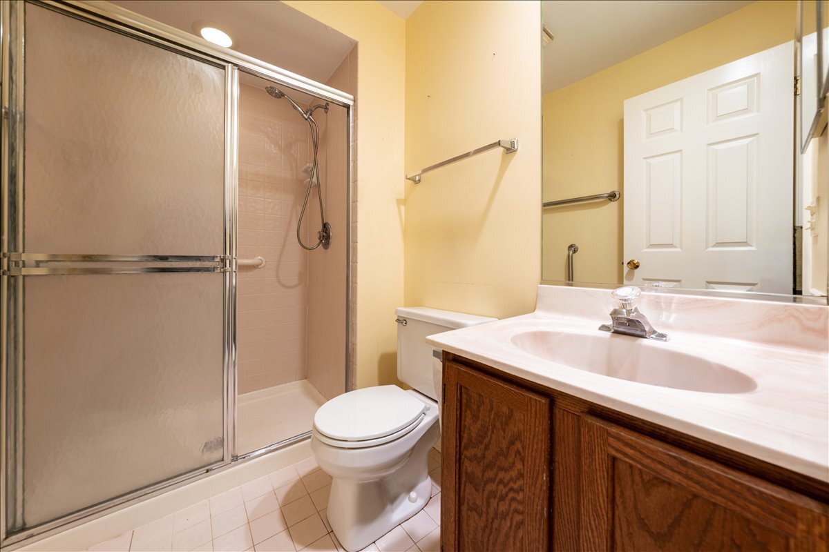 1510 N KENDAL Court, Arlington Heights, IL 60004