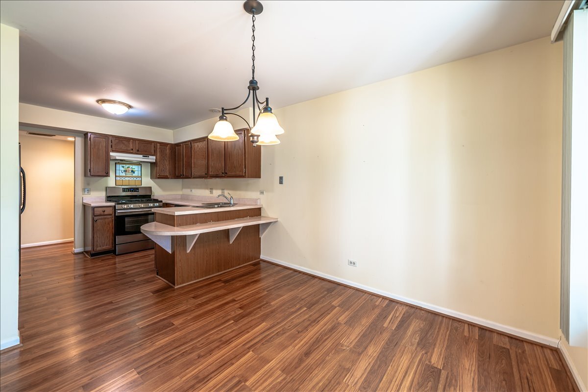 1510 N KENDAL Court, Arlington Heights, IL 60004