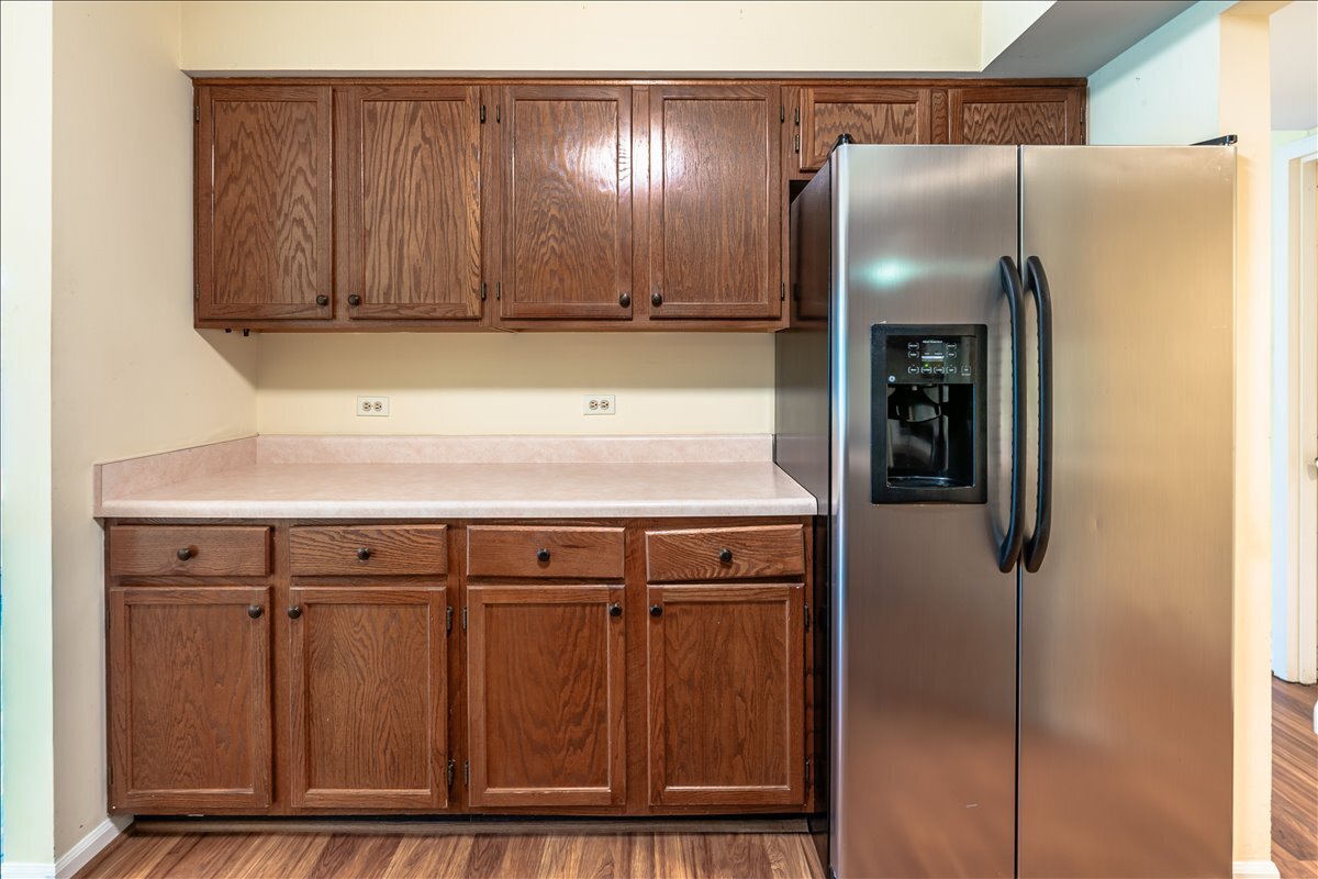 1510 N KENDAL Court, Arlington Heights, IL 60004