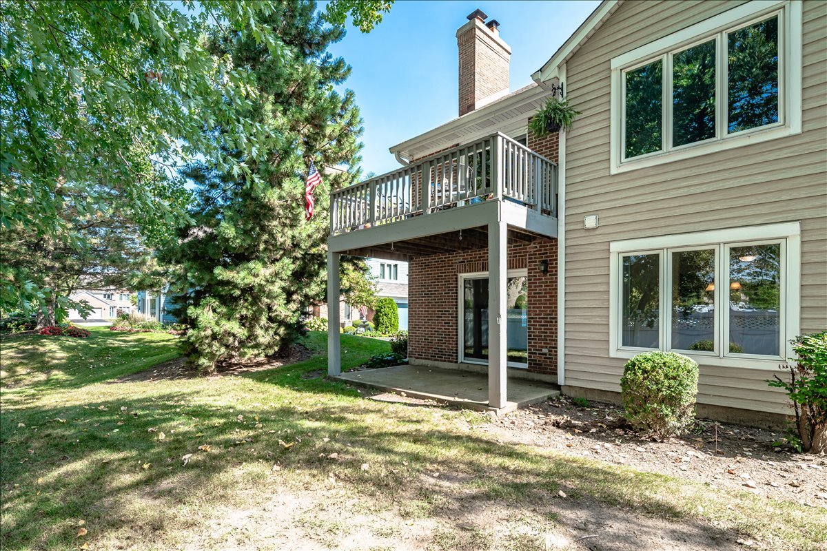 1510 N KENDAL Court, Arlington Heights, IL 60004