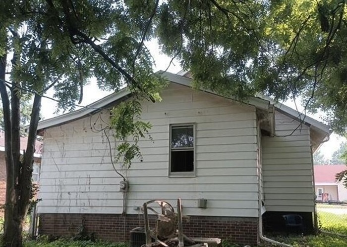 907 N Grand Avenue, Springfield, IL 62702