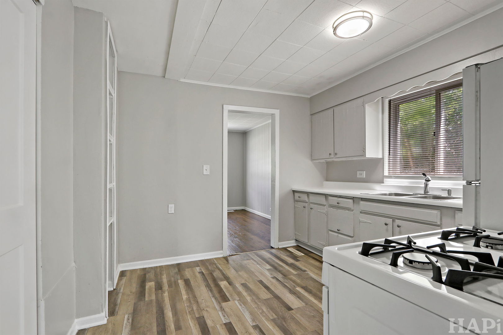 303 N Bernice Court, Round Lake, IL 60073