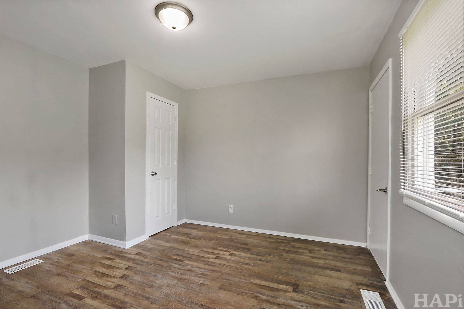 303 N Bernice Court, Round Lake, IL 60073
