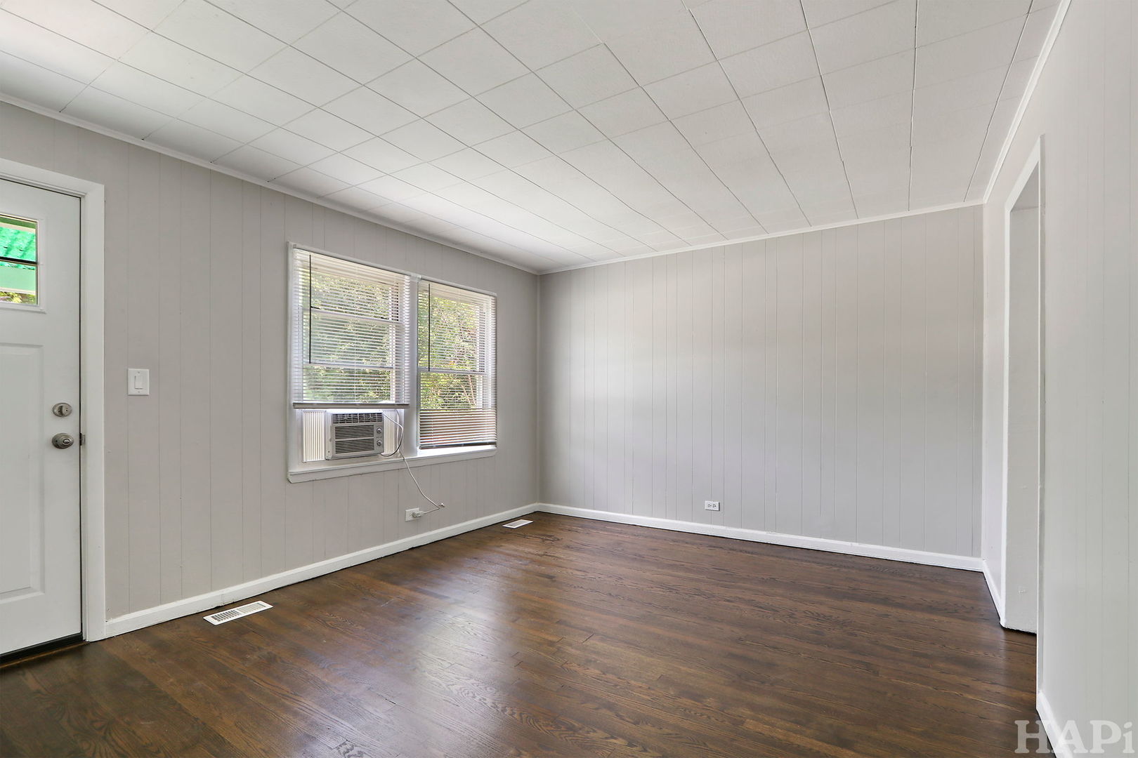 303 N Bernice Court, Round Lake, IL 60073