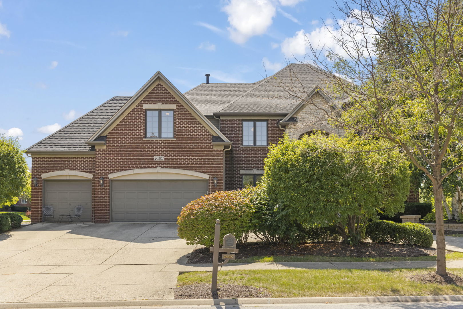 26307 Whispering Woods Court, Plainfield, IL 60585