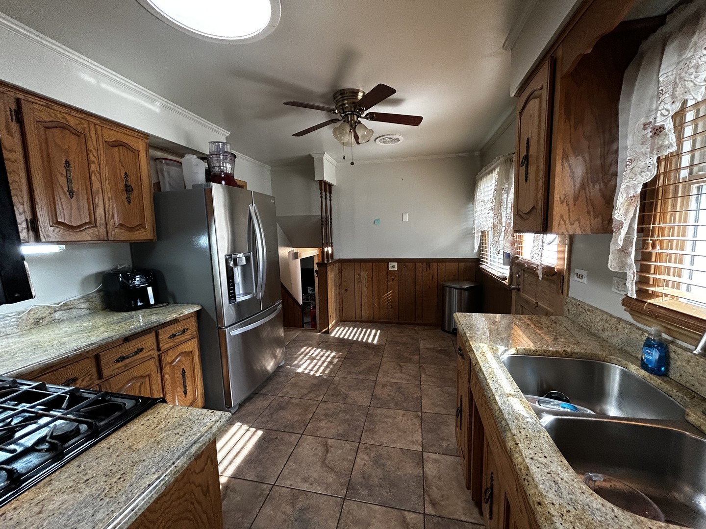865 E 165th Street, South Holland, IL 60473