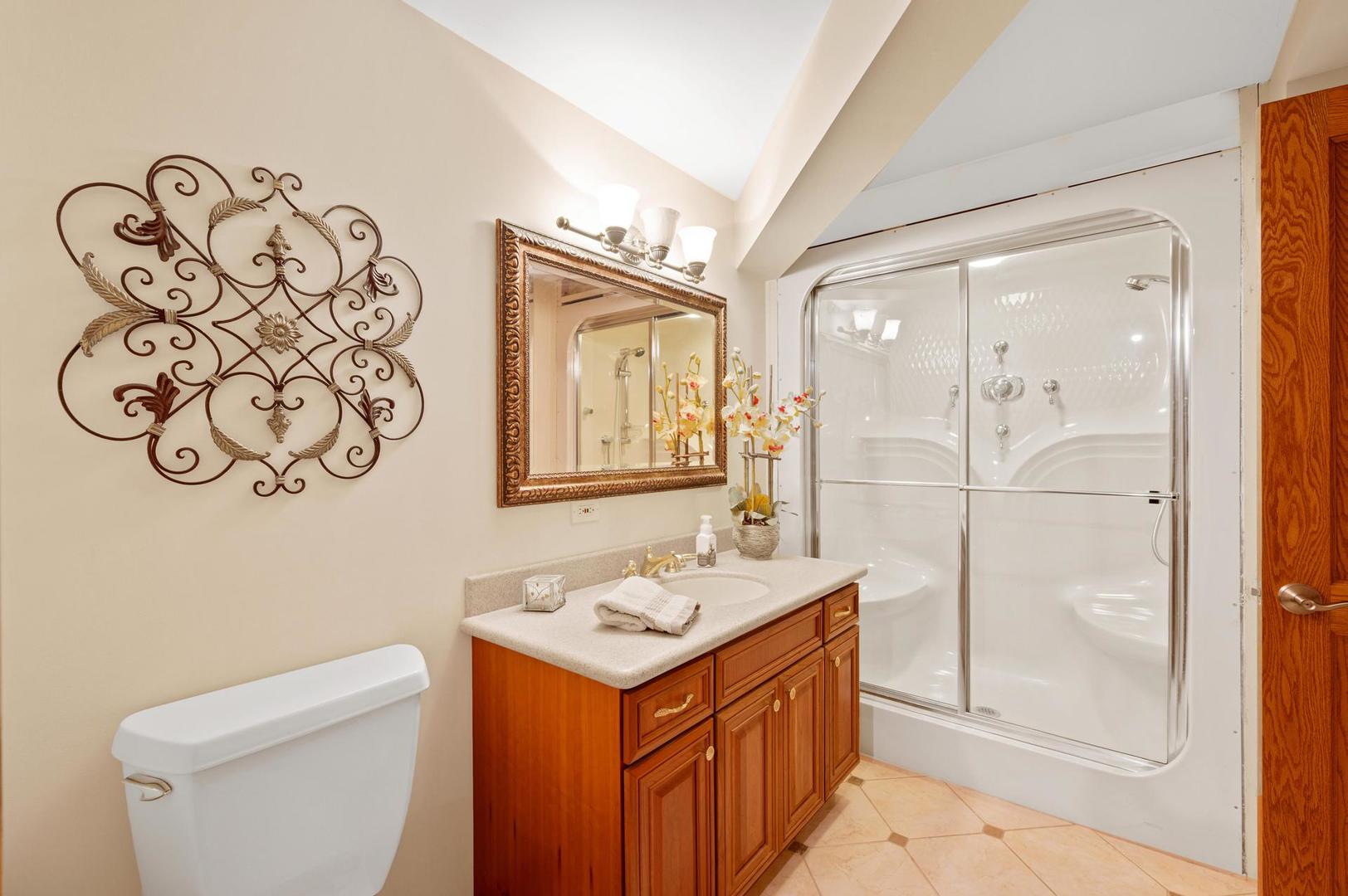 426 E Niagara Avenue, Schaumburg, IL 60193