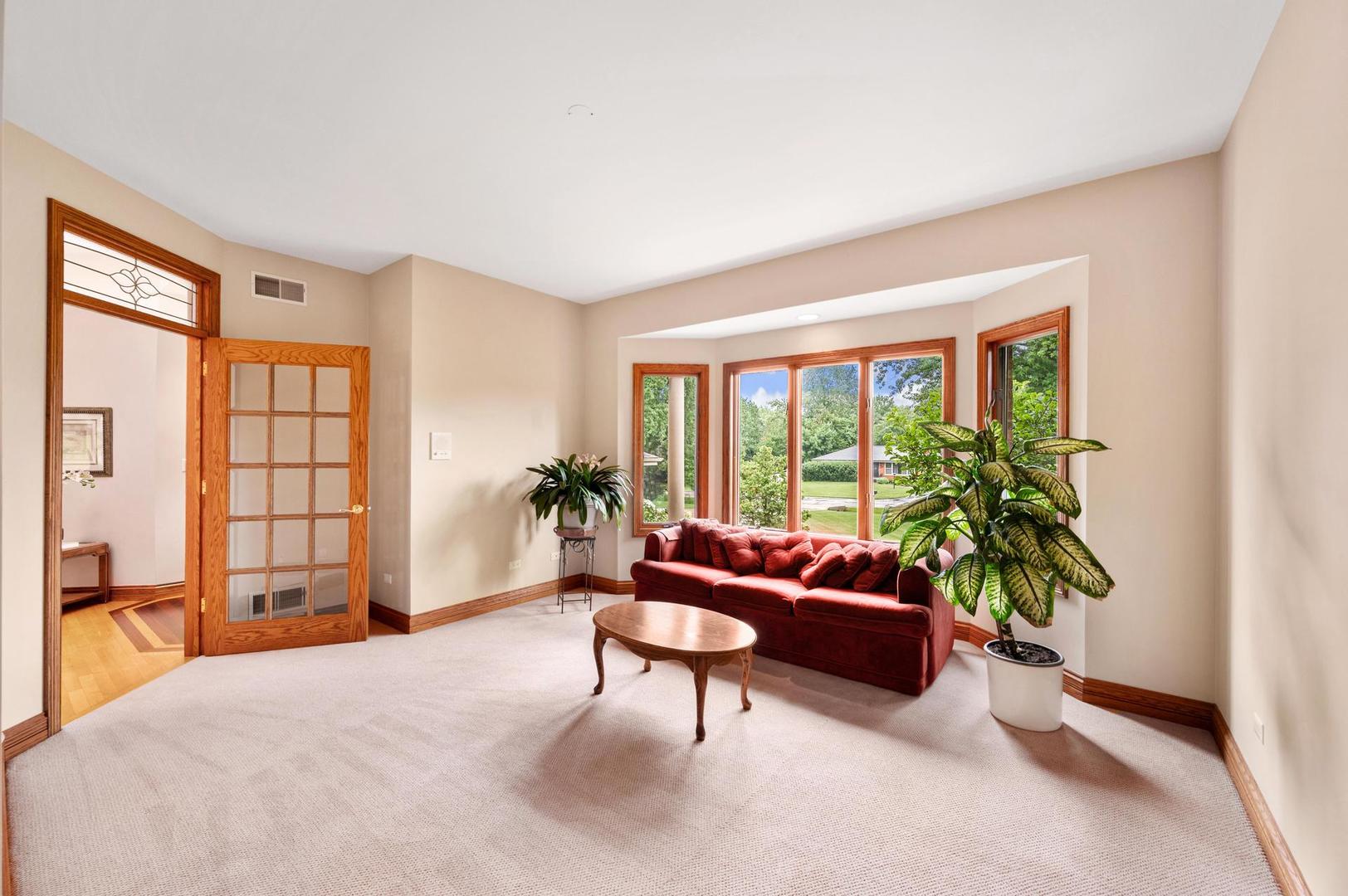 426 E Niagara Avenue, Schaumburg, IL 60193