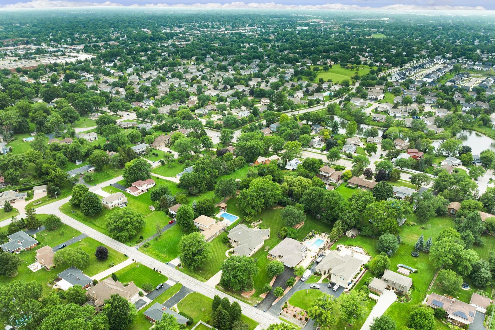426 E Niagara Avenue, Schaumburg, IL 60193