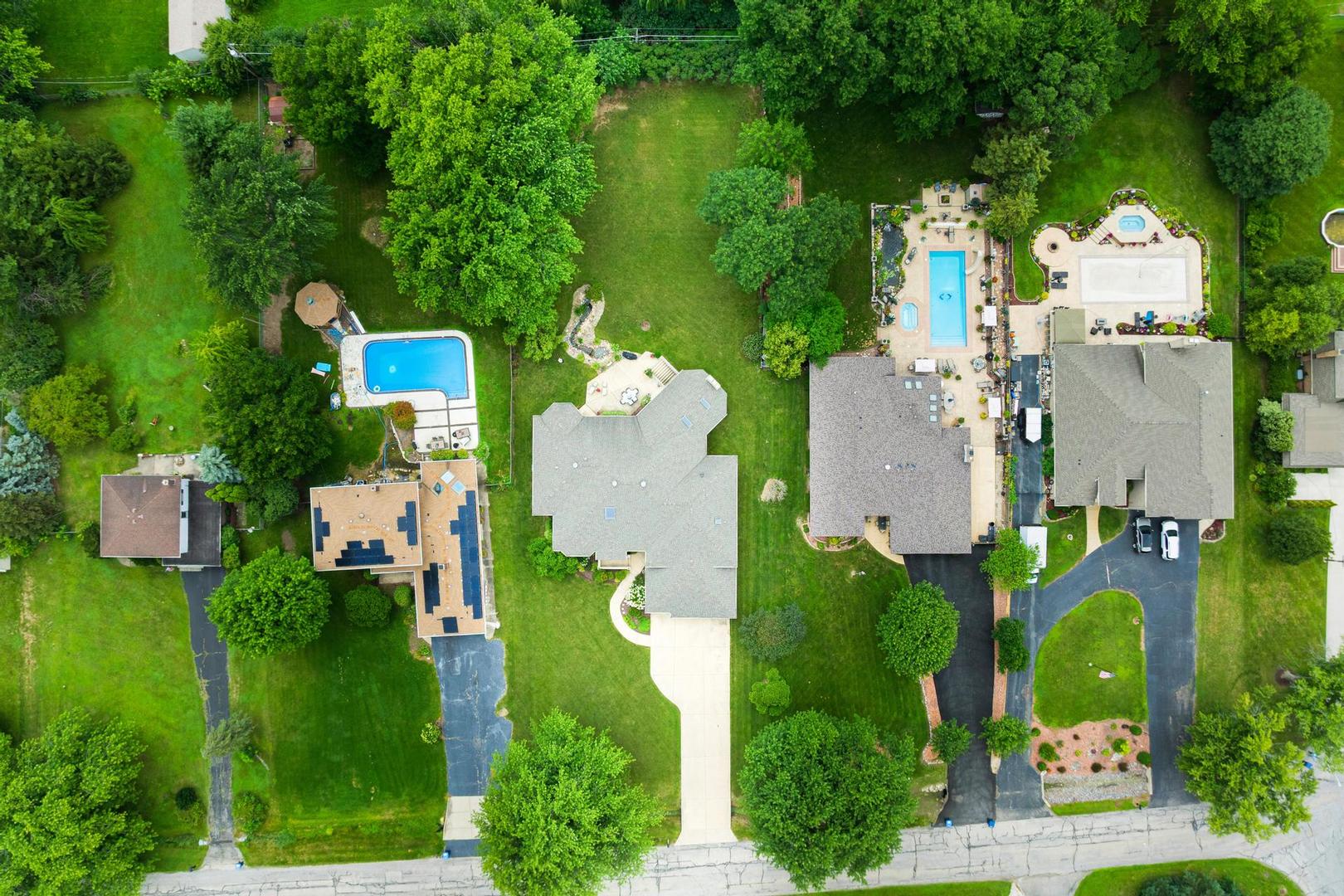 426 E Niagara Avenue, Schaumburg, IL 60193