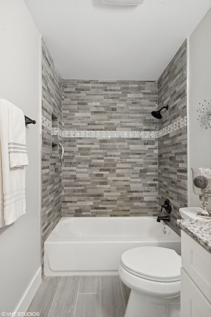 4411 Center Avenue, Lisle, IL 60532