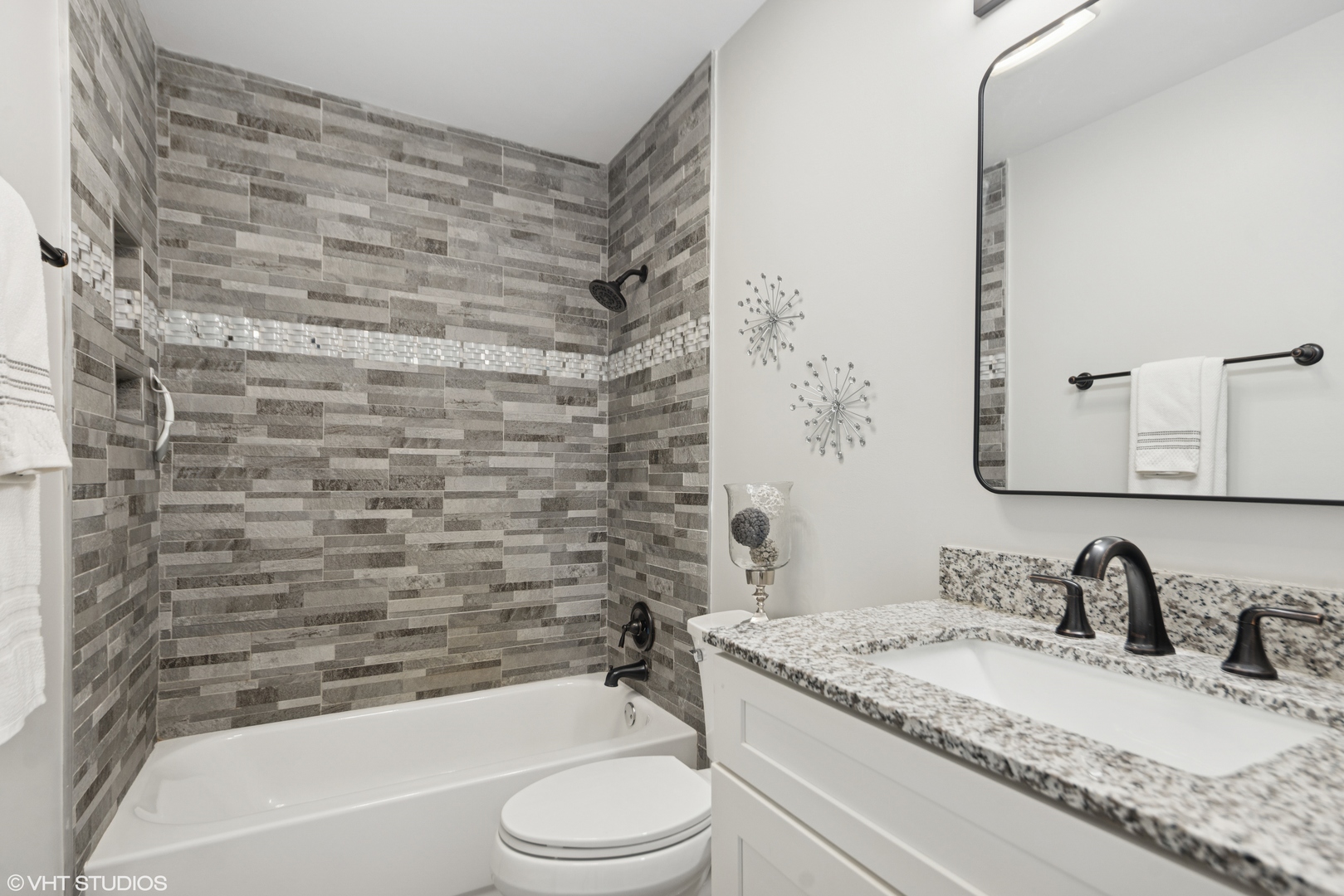 4411 Center Avenue, Lisle, IL 60532