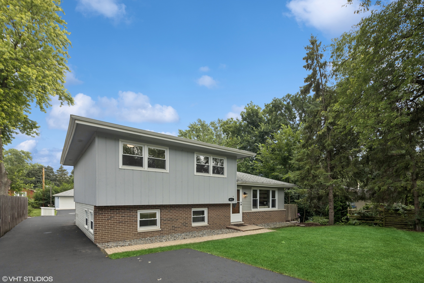 4411 Center Avenue, Lisle, IL 60532