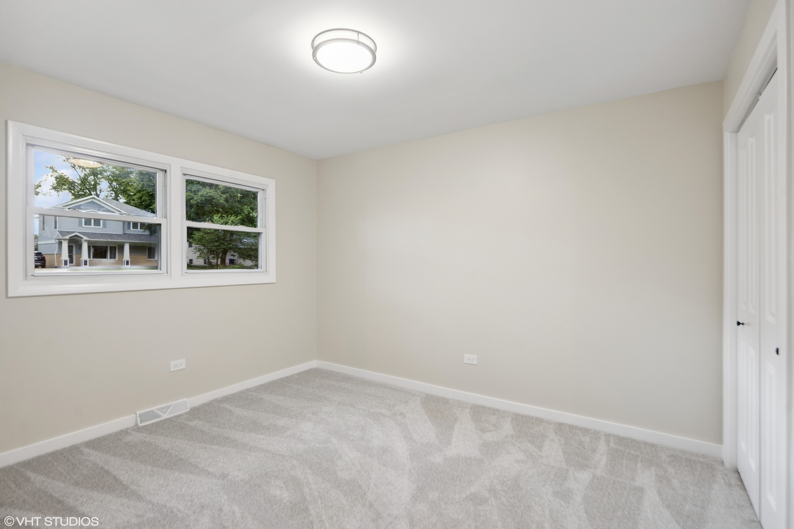 4411 Center Avenue, Lisle, IL 60532