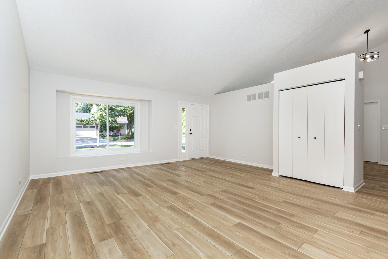 1134 Gateshead Drive, Naperville, IL 60564