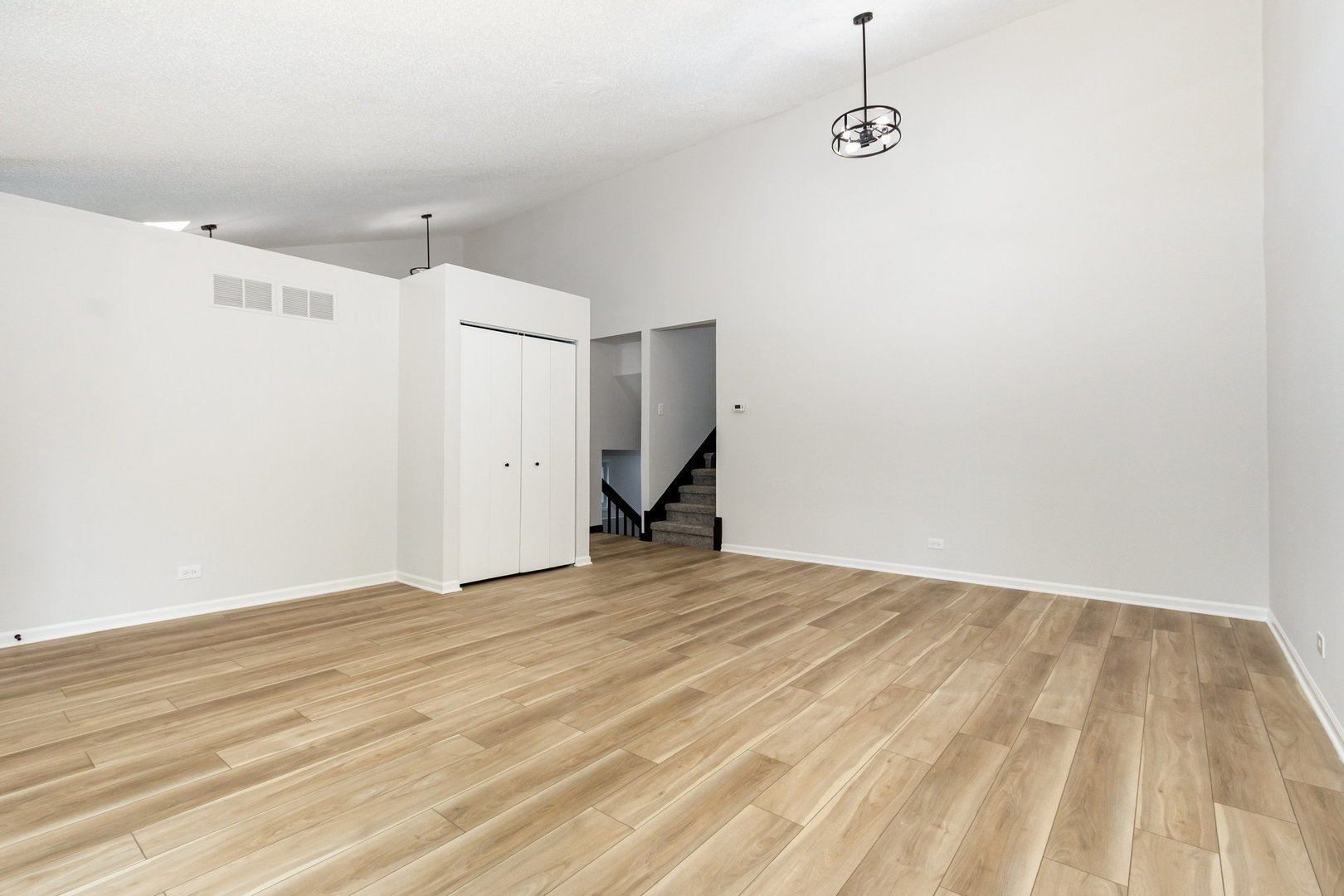1134 Gateshead Drive, Naperville, IL 60564