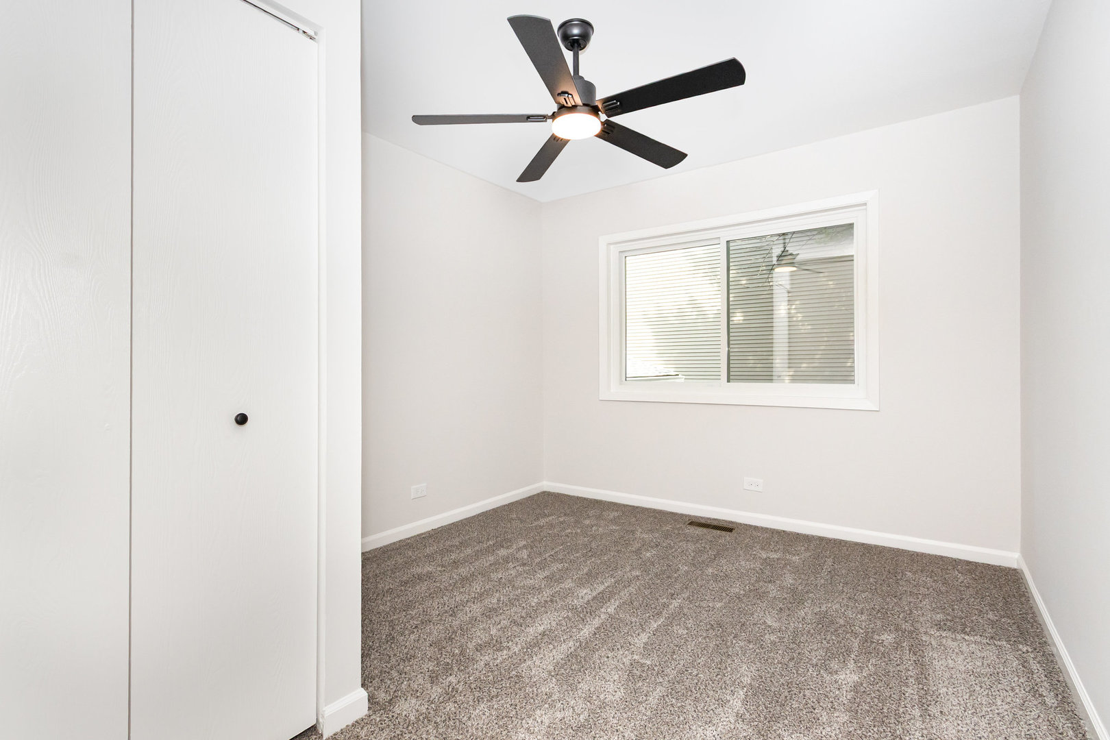 1134 Gateshead Drive, Naperville, IL 60564