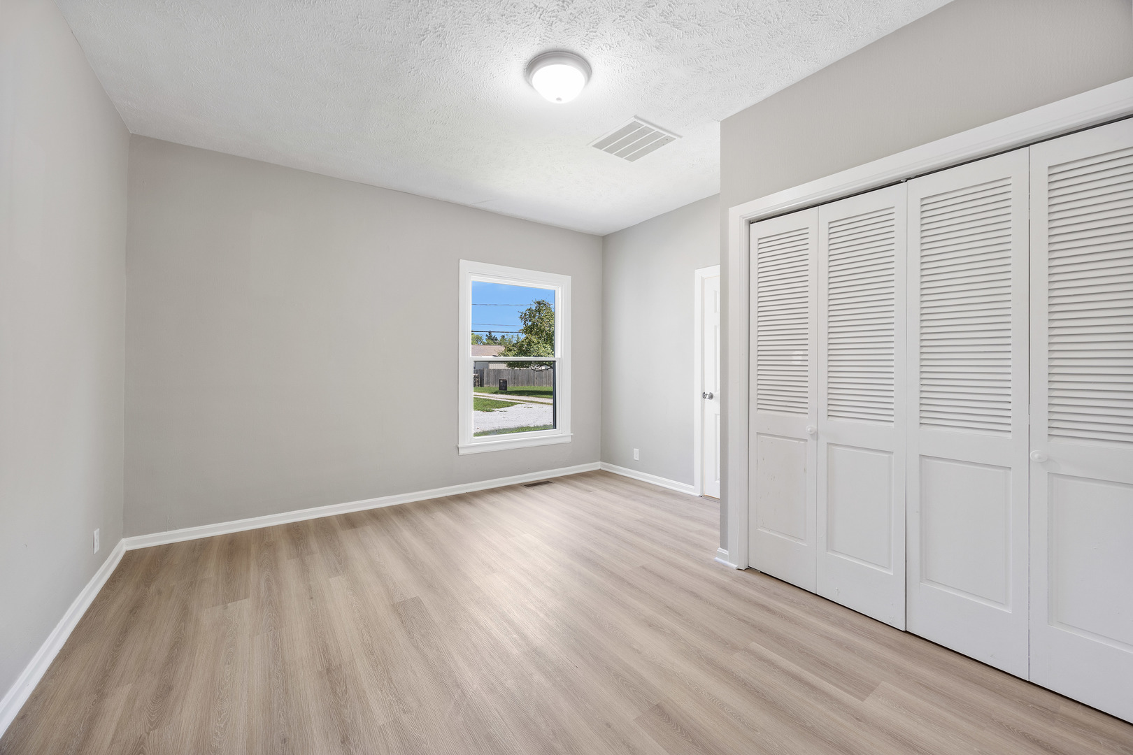 722 E Madison Avenue, Chrisman, IL 61924