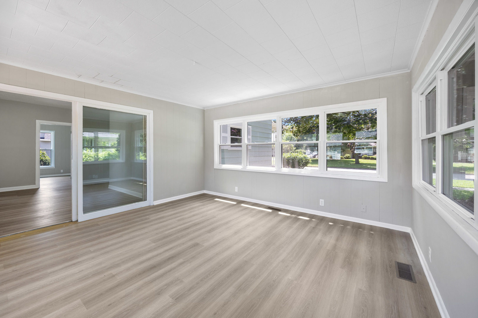 722 E Madison Avenue, Chrisman, IL 61924