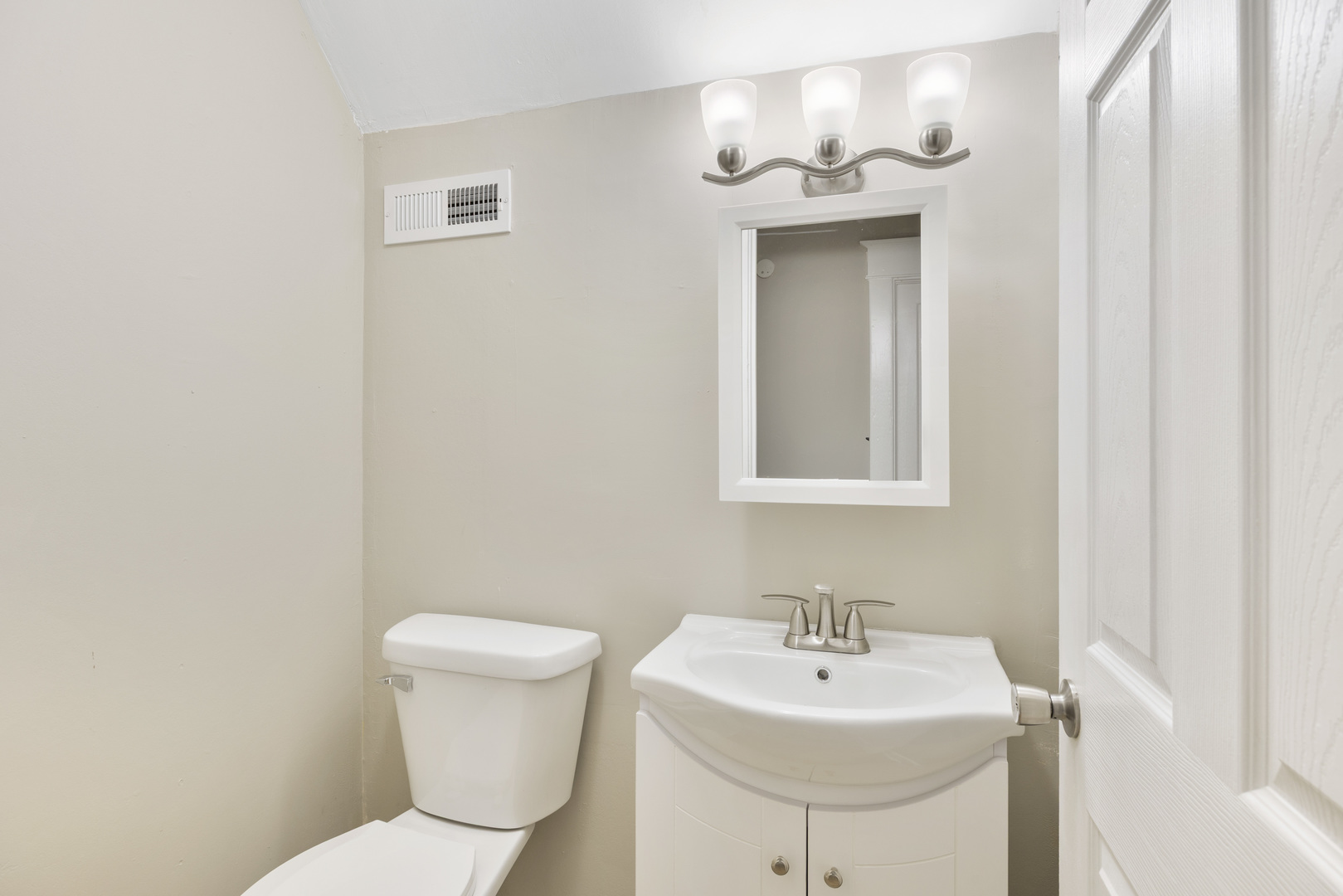 722 E Madison Avenue, Chrisman, IL 61924