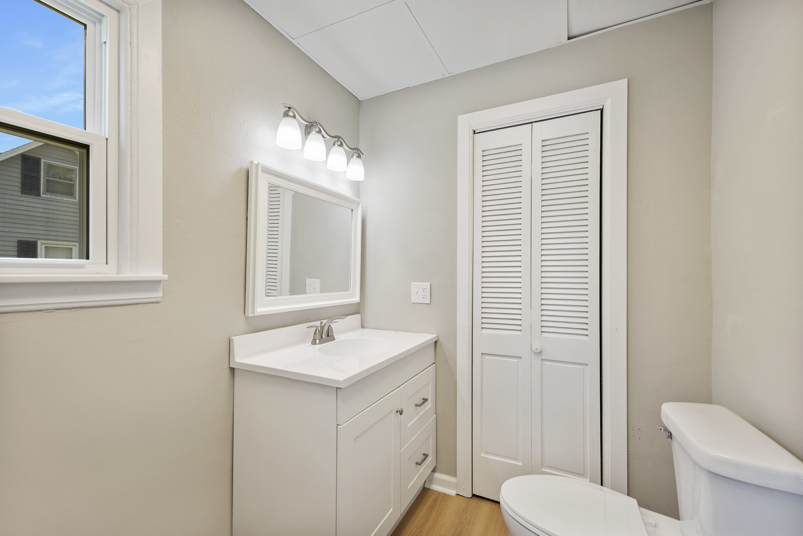 722 E Madison Avenue, Chrisman, IL 61924