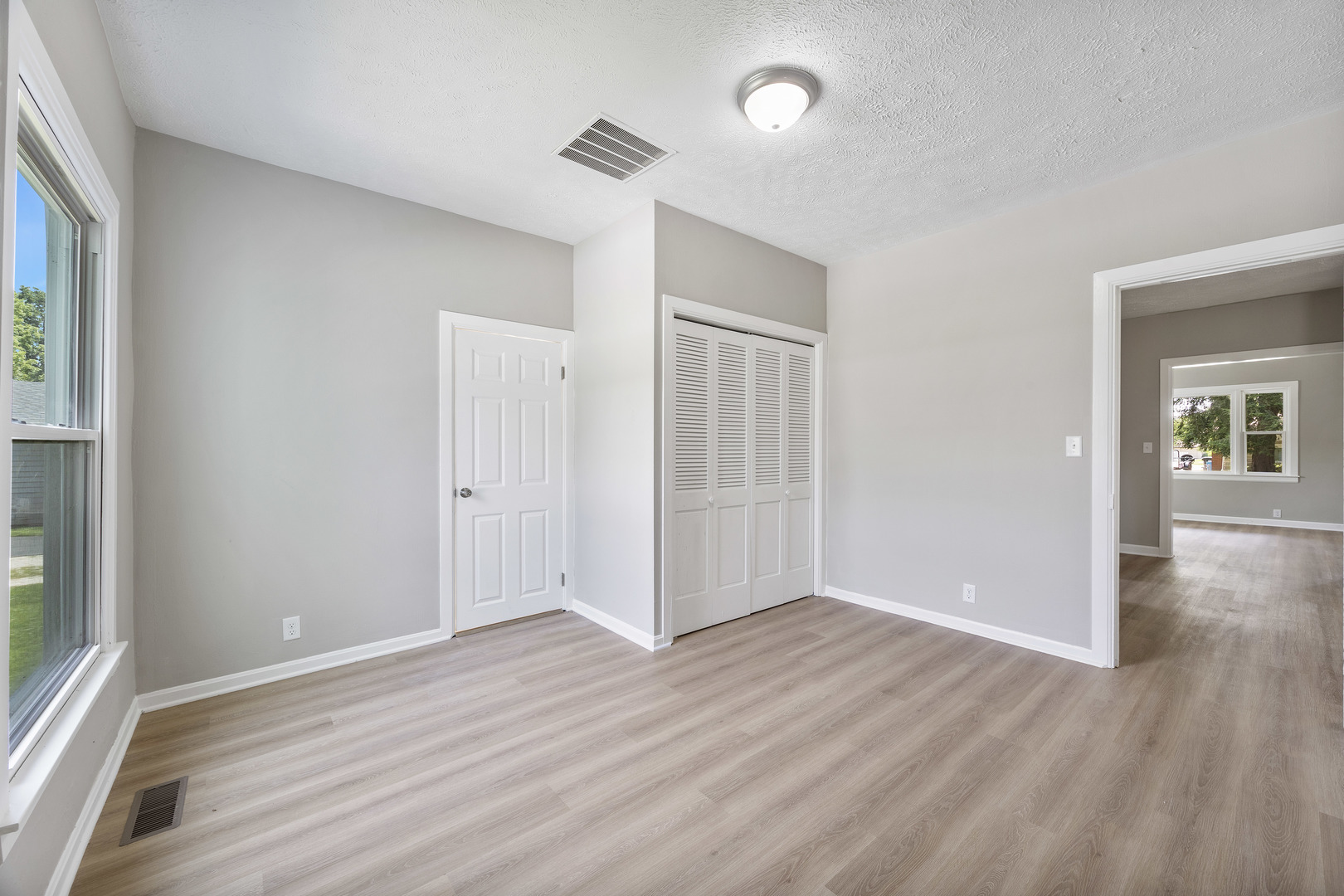 722 E Madison Avenue, Chrisman, IL 61924